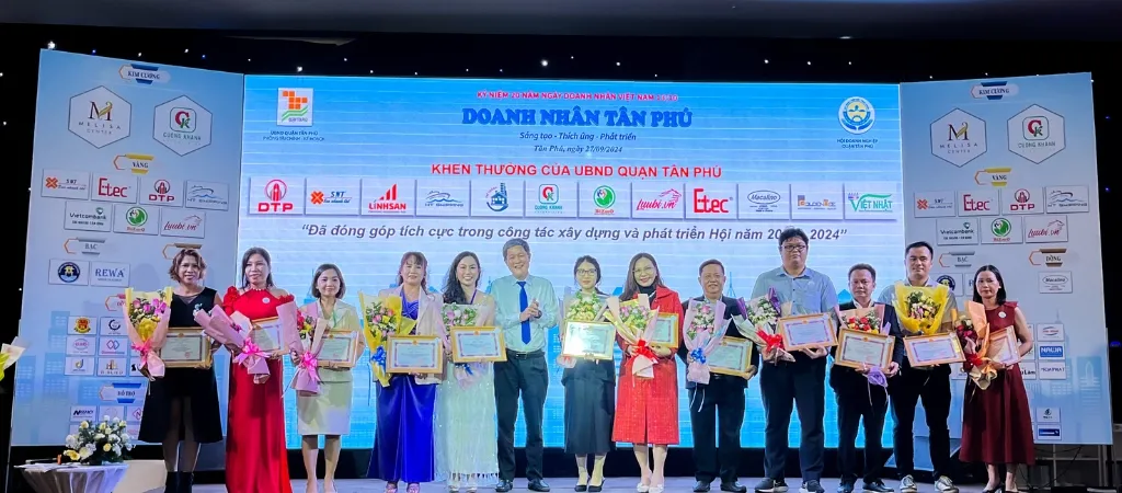 Bizmo - Nhà Tài Trợ Vàng Ngày Hội Doanh Nhân Tân Phú 2024 1 Nhà Tài Trợ Vàng Ngày Hội Doanh Nhân Tân Phú 2024