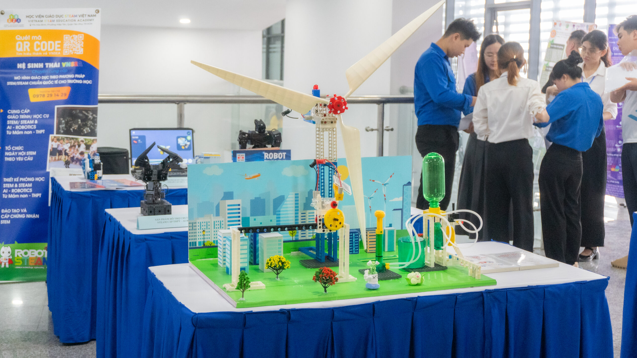 Bizmo - Chương trình Hoạt động Sáng tạo tại Đại học Nguyễn Tất Thành 2 DSC01589 scaled