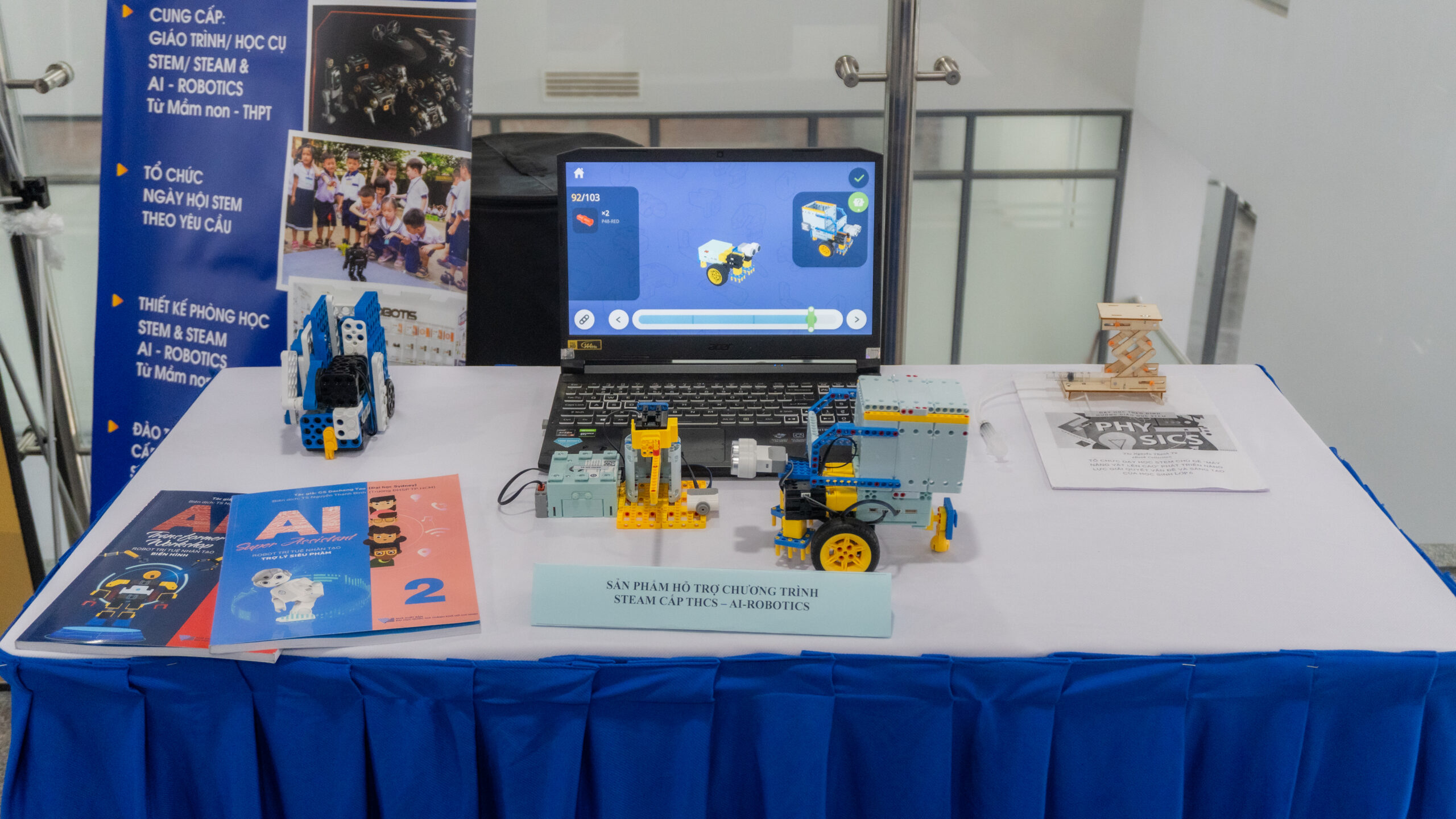 Bizmo - Chương trình Hoạt động Sáng tạo tại Đại học Nguyễn Tất Thành 4 DSC01593 scaled