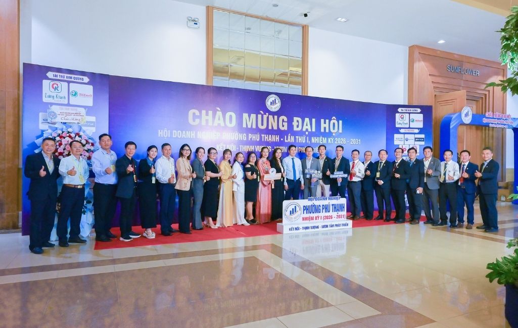 Bizmo Khẳng Định Uy Tín Tại Đại Hội Hội Doanh Nghiệp Phường Phú Thạnh 2026 8 lanh-dao-bizmo-va-dai-bieu-hoi-doanh-nghiep-phu-thanh.jpg