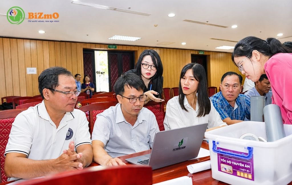 Học liệu STEM là gì? Vì sao trường học không nên chỉ mua thiết bị? 4 Chương trình tập huấn giáo viên STEM
