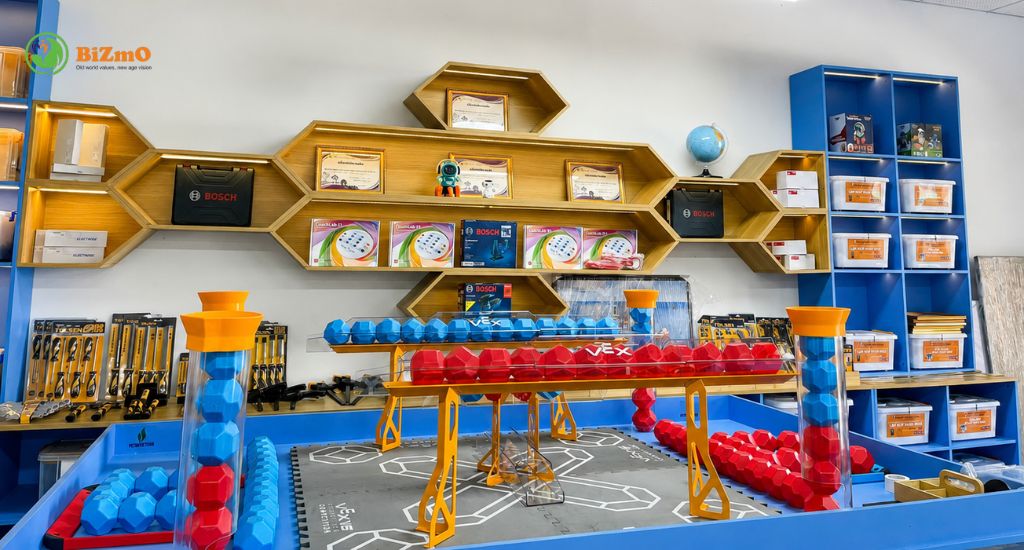 Thiết kế phòng STEM theo diện tích, cấp học và ngân sách 3 Học cụ và tủ kệ trong phòng STEM giúp giáo viên quản lý thiết bị, tổ chức bài học và hỗ trợ học sinh thực hành theo dự án.